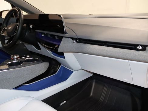 Used 2025 Cadillac Optiq Sport 2 w/ LPO, Floor Liner Package image 67