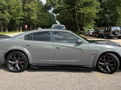 Used 2018 Dodge Charger R/T RWD image 8