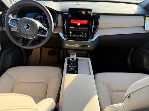 New 2026 Volvo XC90 B6 Plus w/ Protection Package Premier image 7