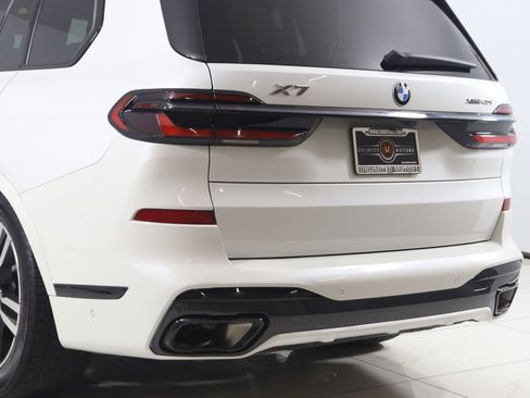 Used 2024 BMW X7 xDrive40i w/ M Sport Package AWD/4WD image 27