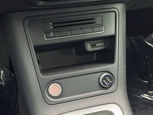 Used 2017 Volkswagen Tiguan S image 15