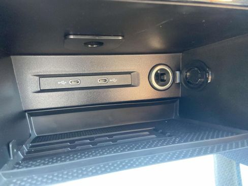 New 2025 Volkswagen Taos SE image 29