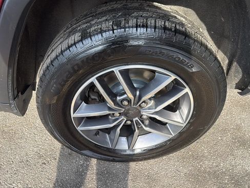 Used 2020 Jeep Grand Cherokee Limited AWD/4WD image 9