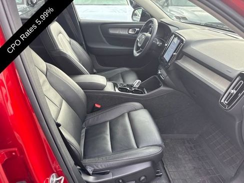 Used 2023 Volvo XC40 B5 Plus w/ Driver Assist Package AWD/4WD image 3