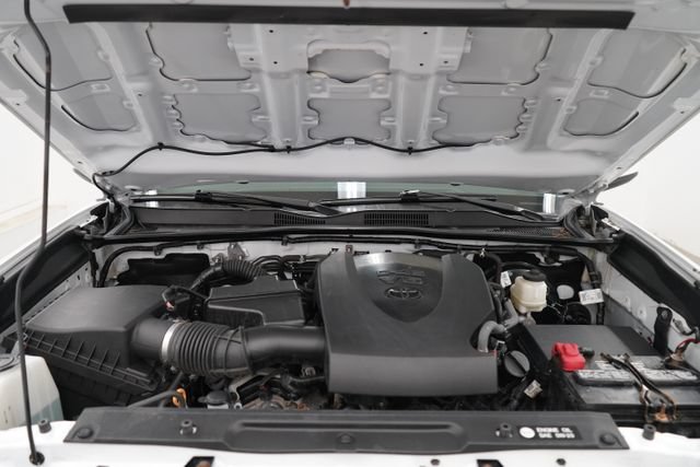 Used 2019 Toyota Tacoma SR5 AWD/4WD image 45