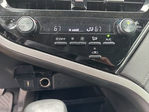 Used 2023 Toyota Camry SE image 16