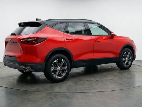 Used 2025 Chevrolet Blazer LT image 9