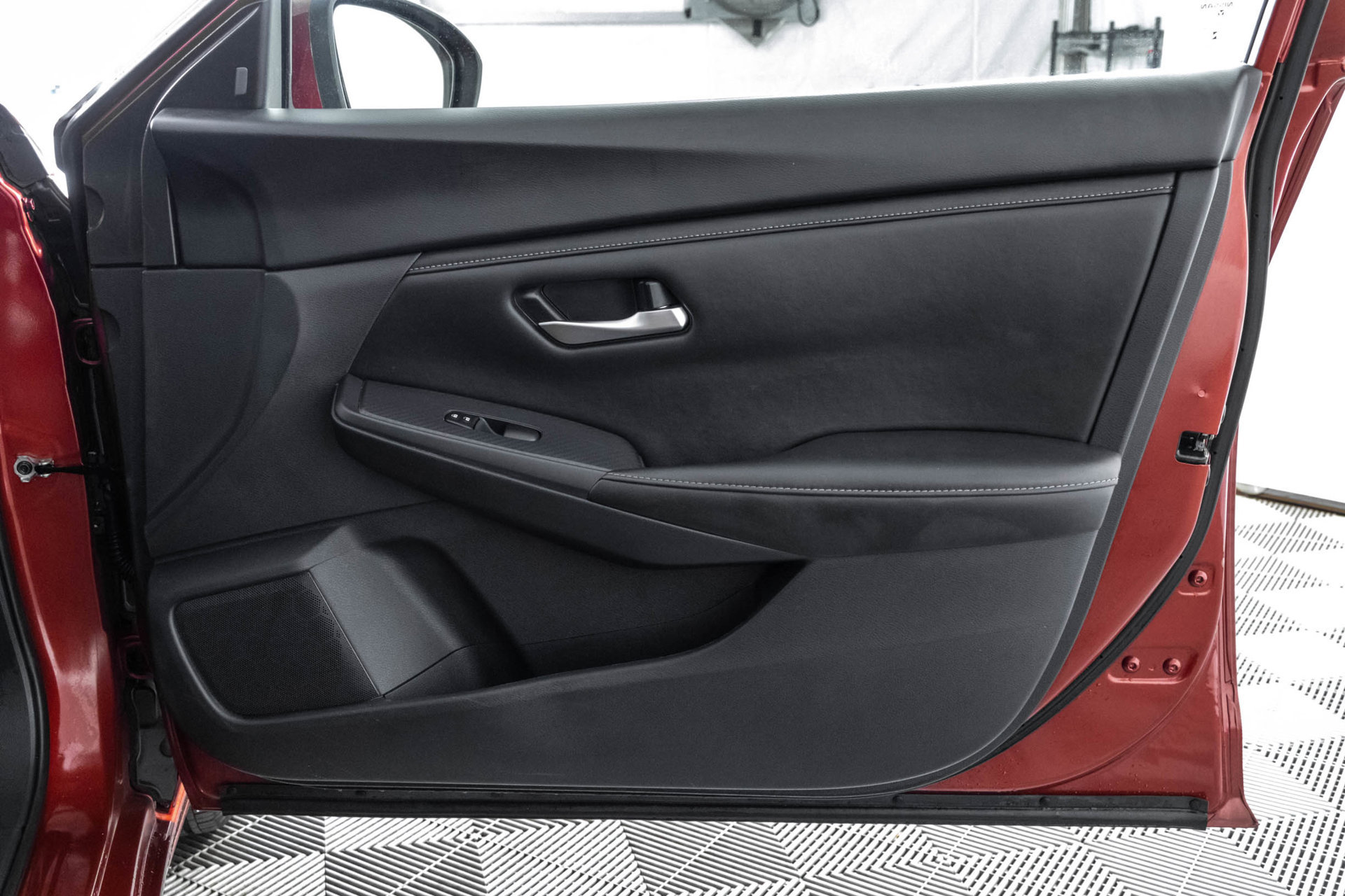 Used 2024 Nissan Sentra SV FWD image 41