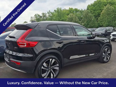 Used 2024 Volvo XC40 B5 Plus w/ Climate Package AWD/4WD image 3