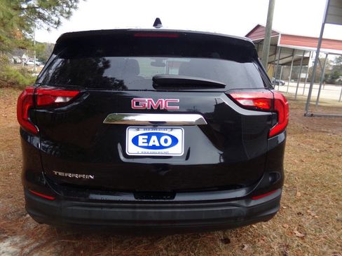 Used 2020 GMC Terrain SLE w/ LPO, Floor Liner Package image 4