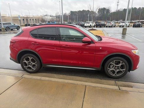 Used 2022 Alfa Romeo Stelvio Ti image 18