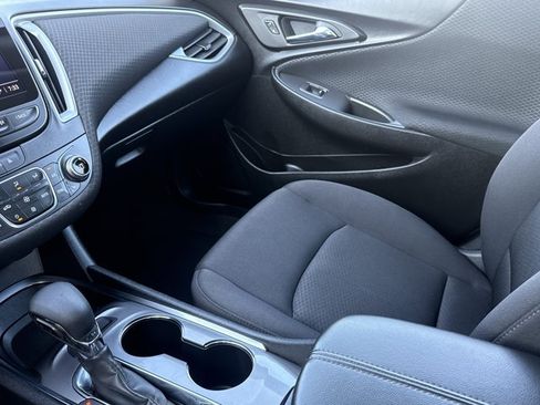 Used 2023 Chevrolet Malibu LT FWD image 21