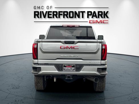 New 2026 GMC Sierra 2500 Denali w/ Denali Reserve Package AWD/4WD image 4