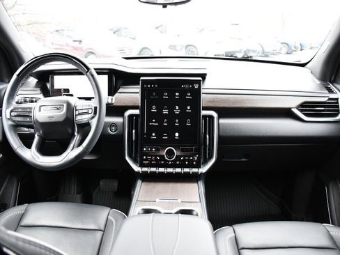 Used 2024 GMC Acadia Denali w/ Super Cruise Package image 23