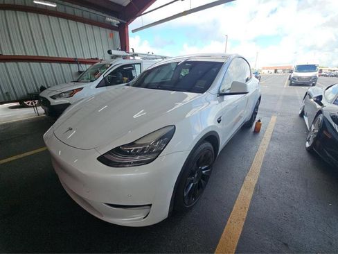 Used 2022 Tesla Model Y Long Range AWD/4WD image 23
