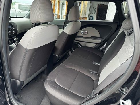 Used 2017 Kia Soul Base w/ Convenience Package image 9