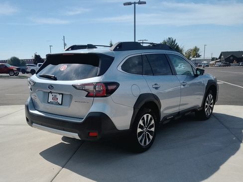 Certified 2024 Subaru Outback Limited AWD/4WD image 3