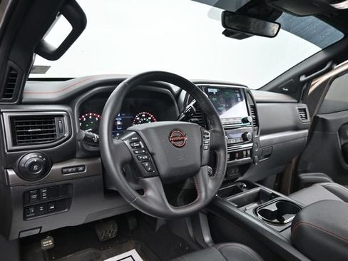Used 2023 Nissan Titan PRO-4X w/ Pro-4x Convenience Package AWD/4WD image 14