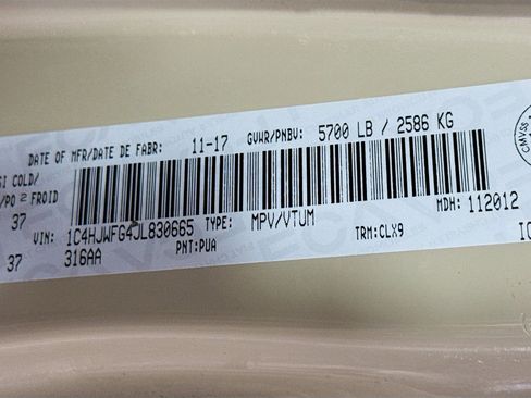 Used 2018 Jeep Wrangler Unlimited Rubicon w/ Connectivity Group image 38