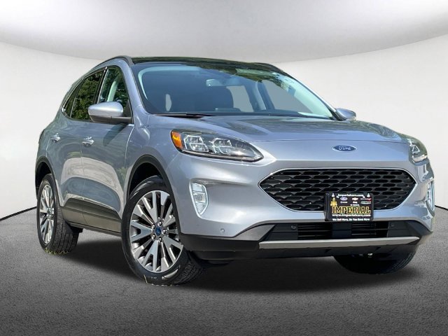 Used 2022 Ford Escape Titanium w/ Class II Trailer Tow Package AWD/4WD image 19