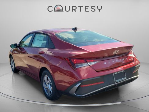 New 2026 Hyundai Elantra SE image 4