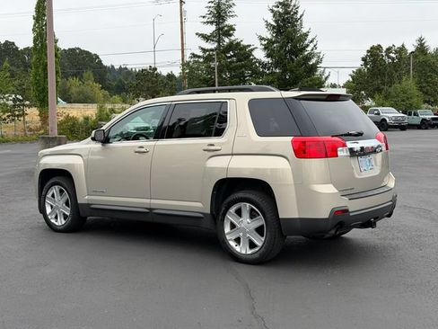 Used 2011 GMC Terrain SLE AWD/4WD image 5