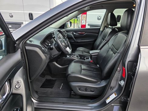 Used 2020 Nissan Rogue SL w/ Premium Package FWD image 21