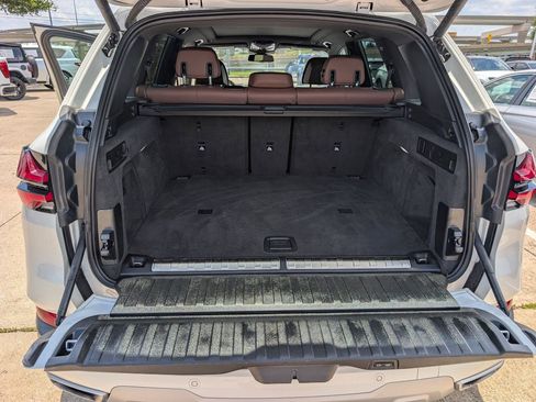 Used 2025 BMW X5 xDrive50e AWD/4WD image 29