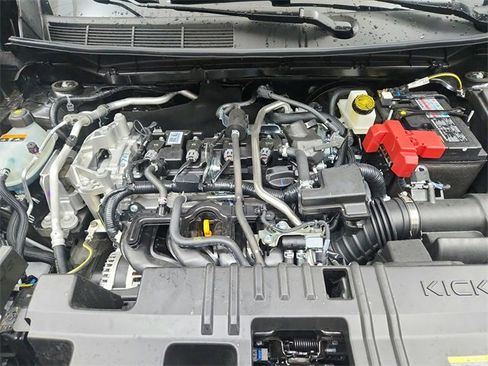 New 2025 Nissan Kicks SR image 17