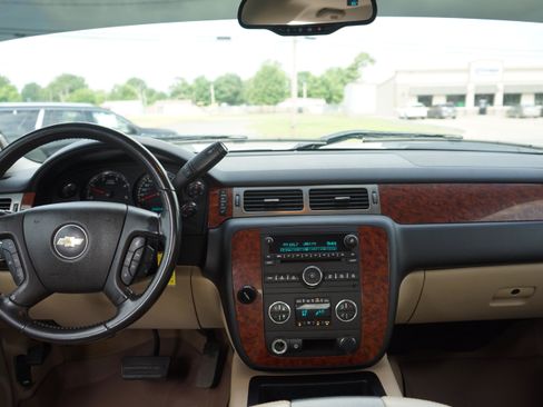 Used 2007 Chevrolet Silverado 2500 LTZ AWD/4WD image 19