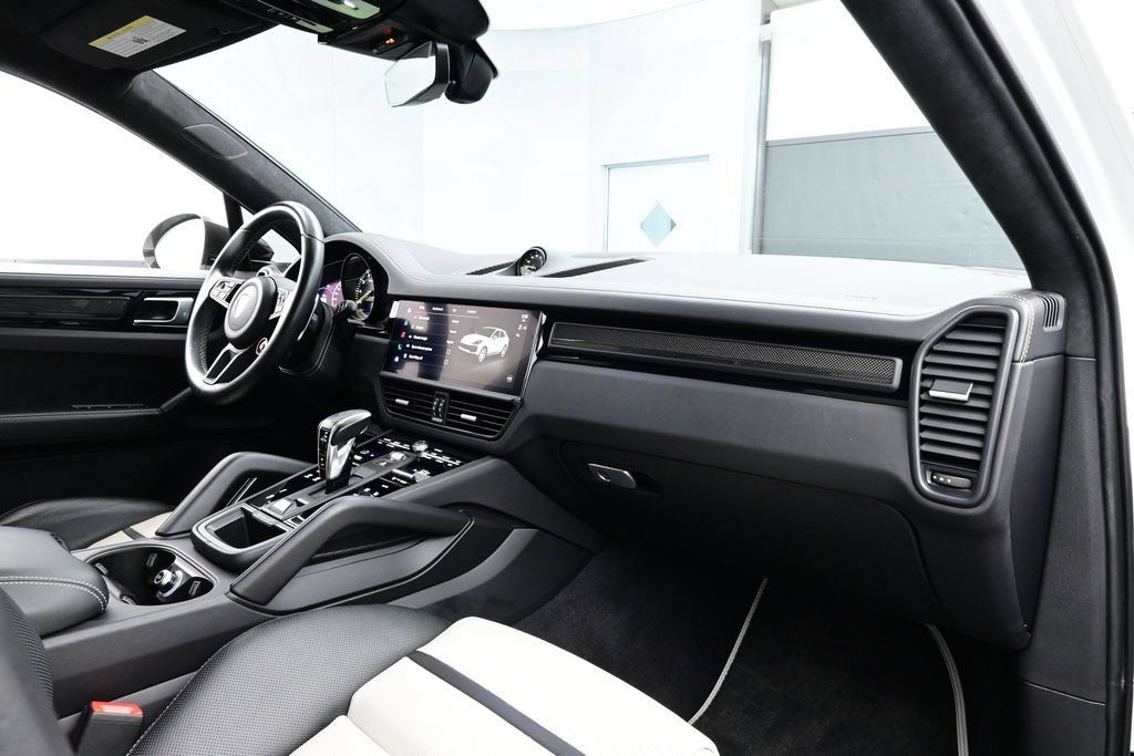 Certified 2023 Porsche Cayenne Turbo GT AWD/4WD image 19