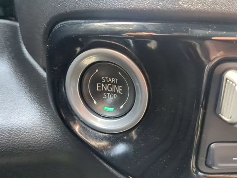 Used 2024 Chevrolet Silverado 1500 RST AWD/4WD image 21
