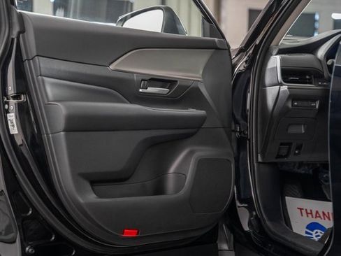 Certified 2025 Toyota Grand Highlander AWD image 38