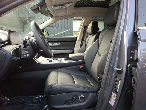 Certified 2026 Genesis GV70 2.5T Select AWD/4WD image 14