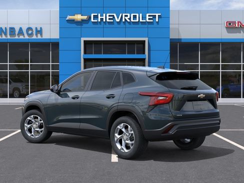 New 2026 Chevrolet Trax LS w/ LS Convenience Package FWD image 3