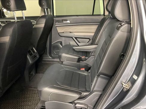 Used 2023 Volkswagen Atlas SEL Premium AWD/4WD image 3