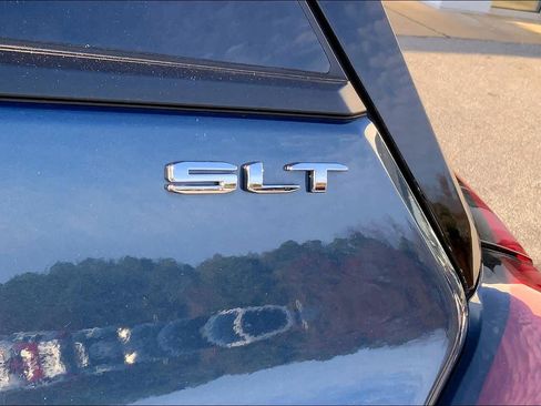 Used 2024 GMC Terrain SLT image 29