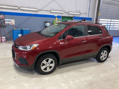Used 2018 Chevrolet Trax LT w/ LT Convenience Package AWD/4WD image 4