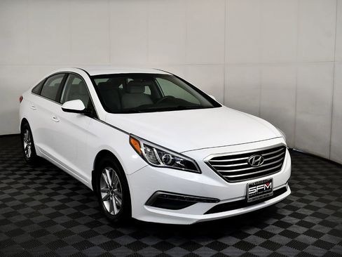 Used 2015 Hyundai Sonata SE image 5