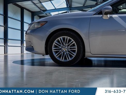 Used 2013 Lexus ES 350 w/ Luxury Pkg FWD image 29