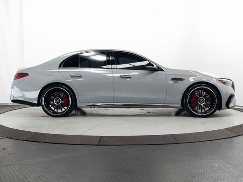 Used 2025 Mercedes-Benz E 53 AMG e 4MATIC Sedan image 36