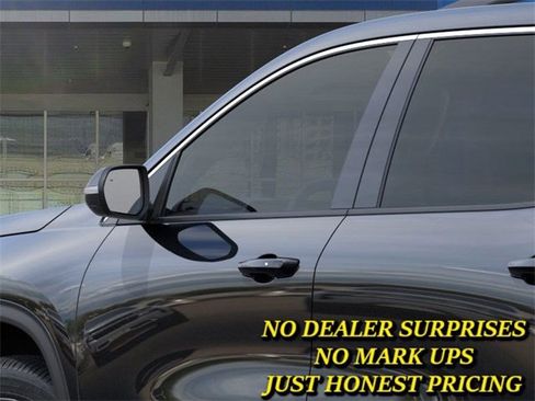 New 2026 Chevrolet Traverse LT w/ Sun and Wheel Package image 12