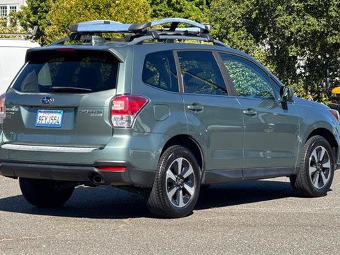 Used 2017 Subaru Forester 2.5i Limited AWD/4WD image 3