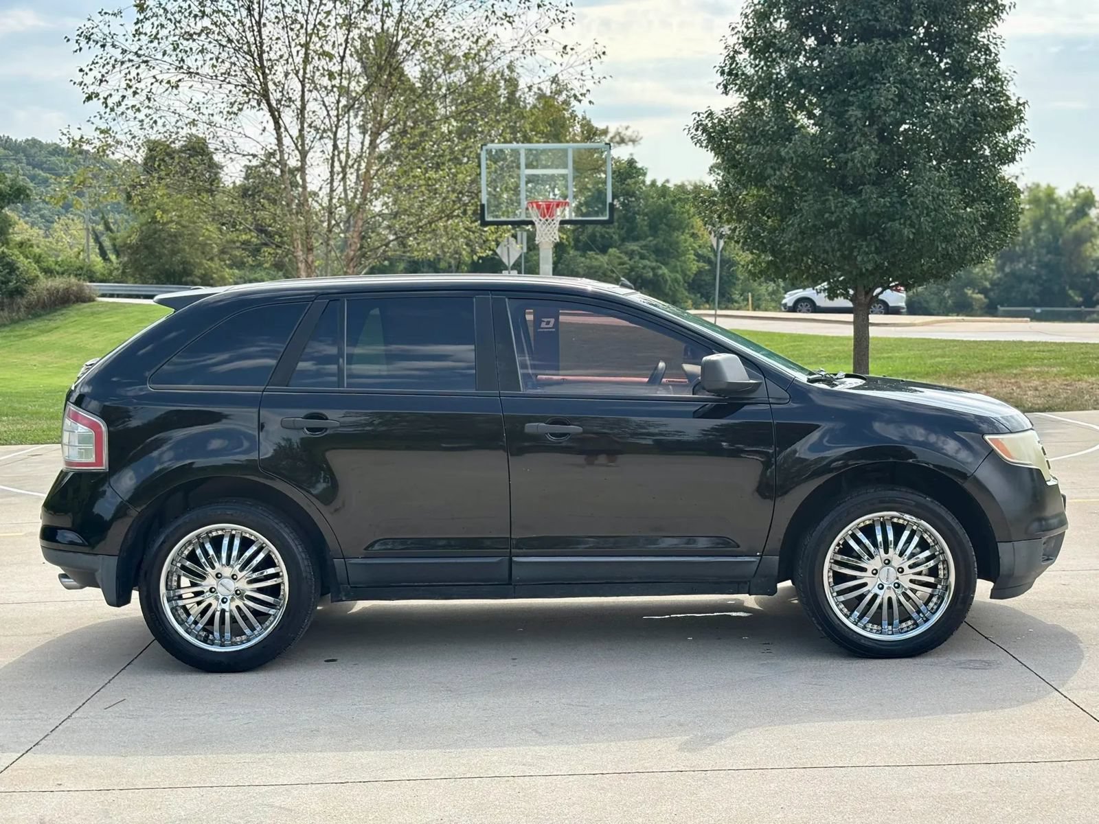 Used 2009 Ford Edge SE FWD image 4