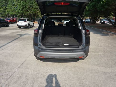 Used 2023 Nissan Rogue S FWD image 14