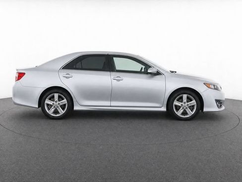 Used 2013 Toyota Camry SE FWD image 2