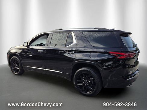 Certified 2023 Chevrolet Traverse Premier FWD image 3