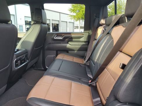 Used 2024 Chevrolet Silverado 3500 High Country w/ High Country Premium Package image 11