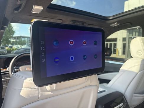 Certified 2025 Cadillac Escalade Sport Platinum AWD/4WD image 12