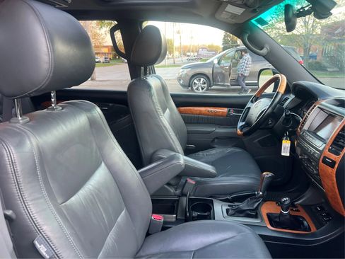 Used 2004 Lexus GX 470 image 25